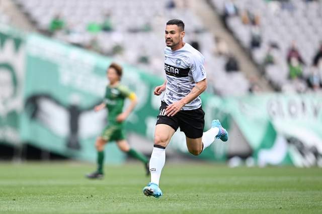 曼城横扫雅典AEK，福登闪耀三球一助攻